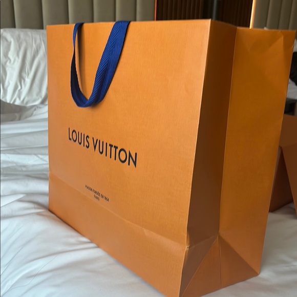 Louis Vuitton Tangerine Bag with Navy Handles - Picture 2 of 5